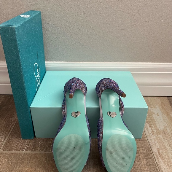 Betsy Johnson Lilac Crystal Brand New Shoes - Picture 8 of 12